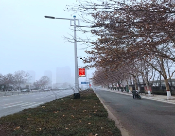 郑州三全路应用太龙智显LED灯杆屏