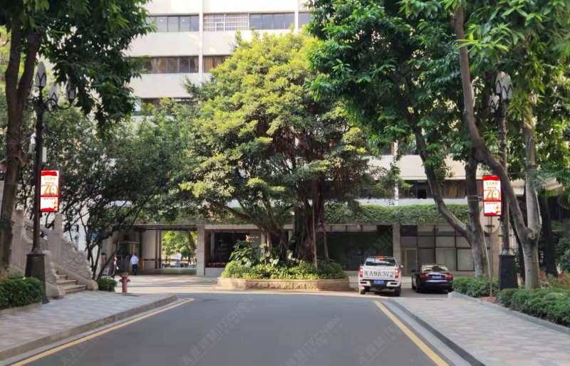 太龙智显LED灯杆屏进驻广州市政府大院助力信息化普及 (3).jpg