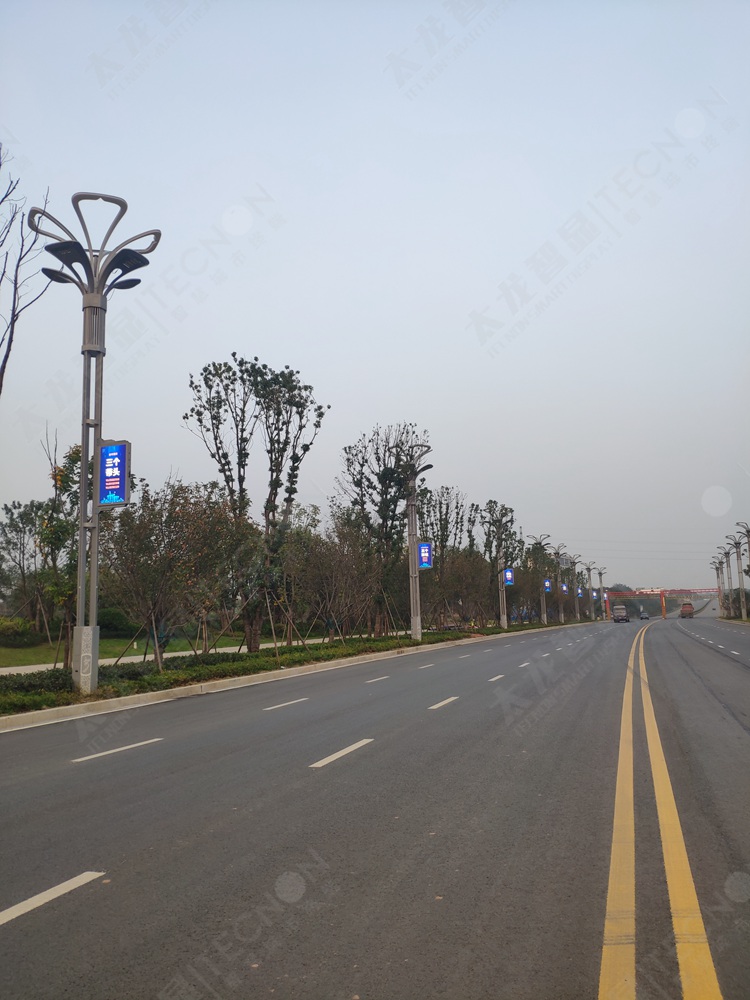智慧路灯LED灯杆屏3.jpg 智慧路灯LED灯杆屏3.jpg