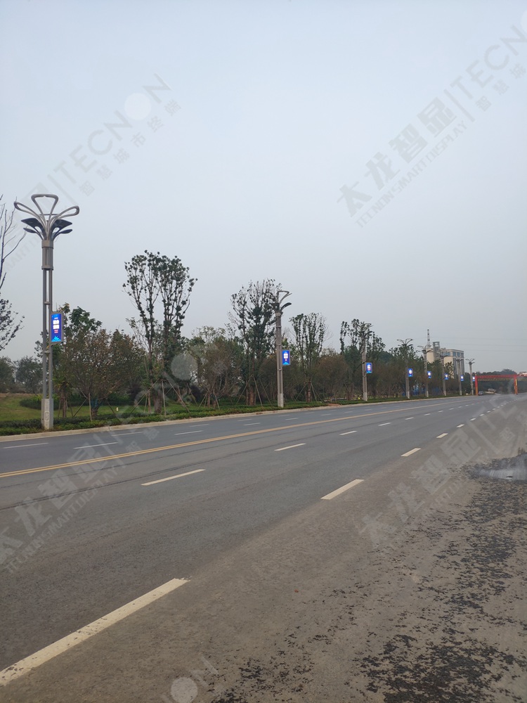 智慧路灯LED灯杆屏1.jpg 智慧路灯LED灯杆屏1.jpg